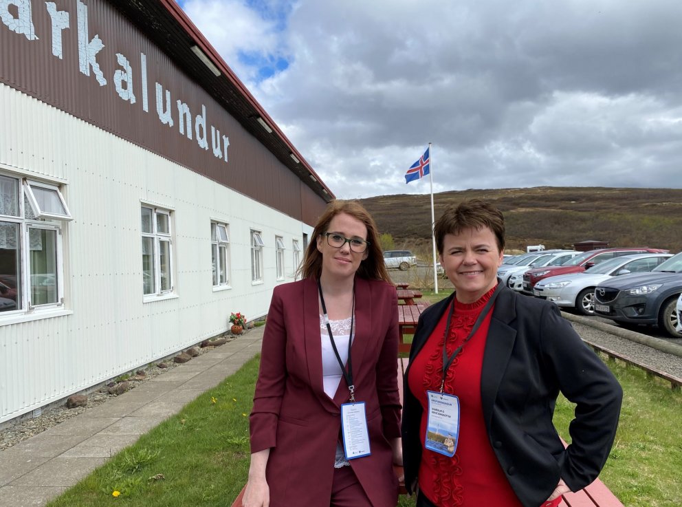 Jóhanna Ösp Einarsdóttir, formaður stjórnar Vestfjarðastofu
og Sigríður Kristjánsdóttir, framkvæmd…