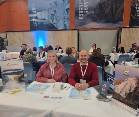 Vilborg og Sölvi við fundarborðið Vestnorden 2026 í Nuuk