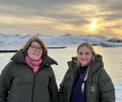 Guðrún Anna og Anna Lind á 70°N