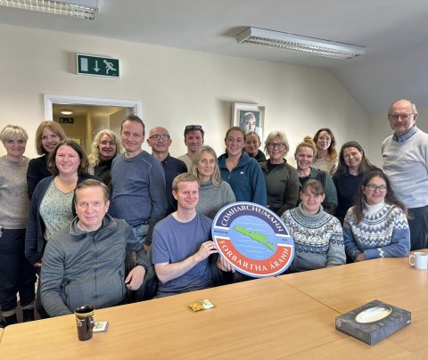 Hópurinn í Comharchumann Forbartha Arann. Mynd: Fésbókarsíða MERSE