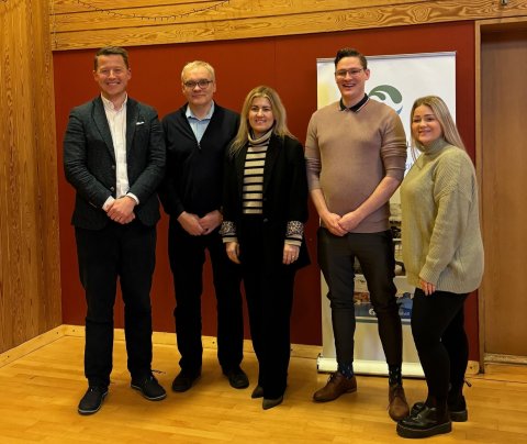 Stjórn Fjórðungssambands Vestfirðinga: Gylfi Ólafsson, nýr formaður, Tryggvi Bjarnason, Dagný Finnbj…